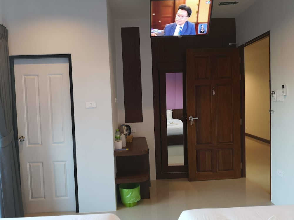 Standard Double Room, City View - Photo 14