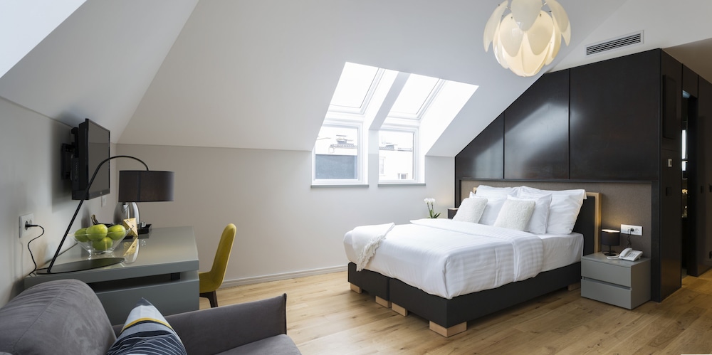 Junior Studio Suite, City View