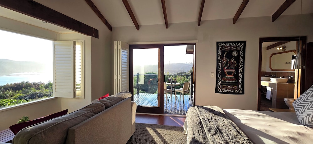 Suite, 1 King Bed, Lagoon View photo 3