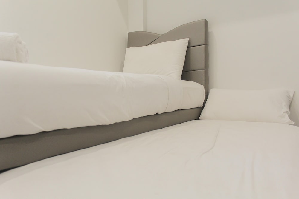 Room - Photo 4