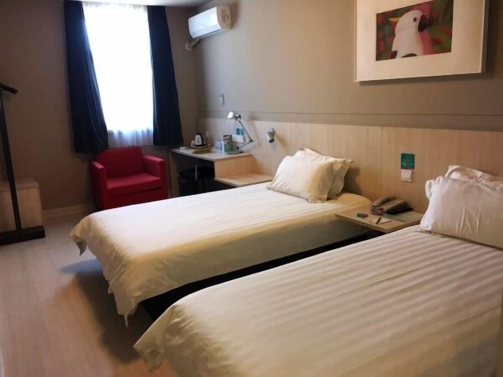 Twin Room (A)
