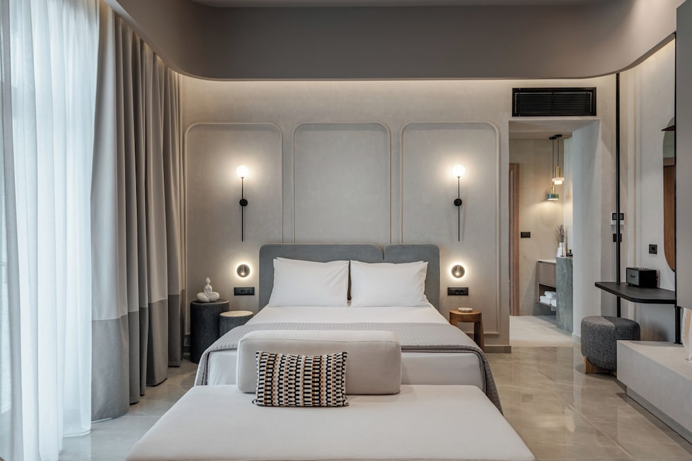 Deluxe Suite, City View