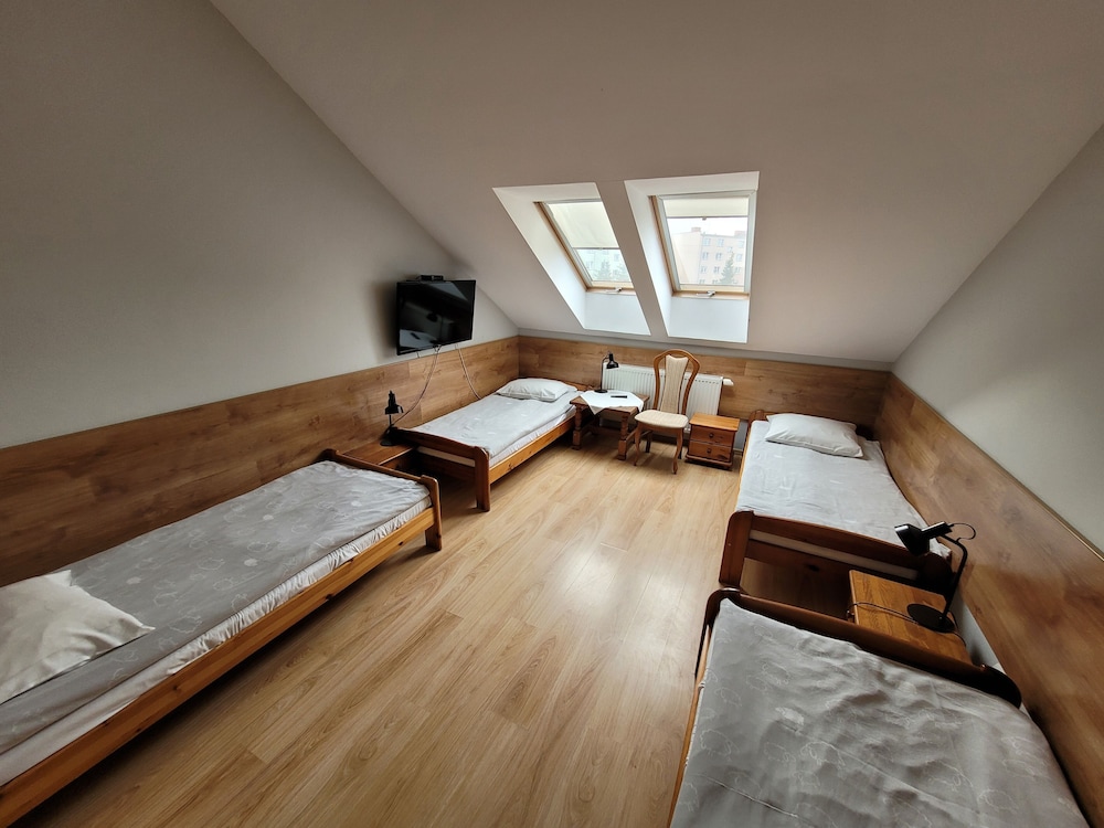 Standard Quadruple Room, Non Smoking, Private Bathroom