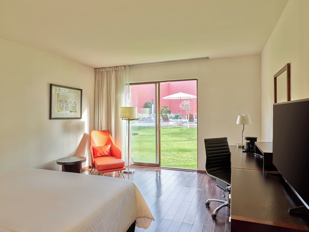 Superior Room, 1 King Bed - Photo 1