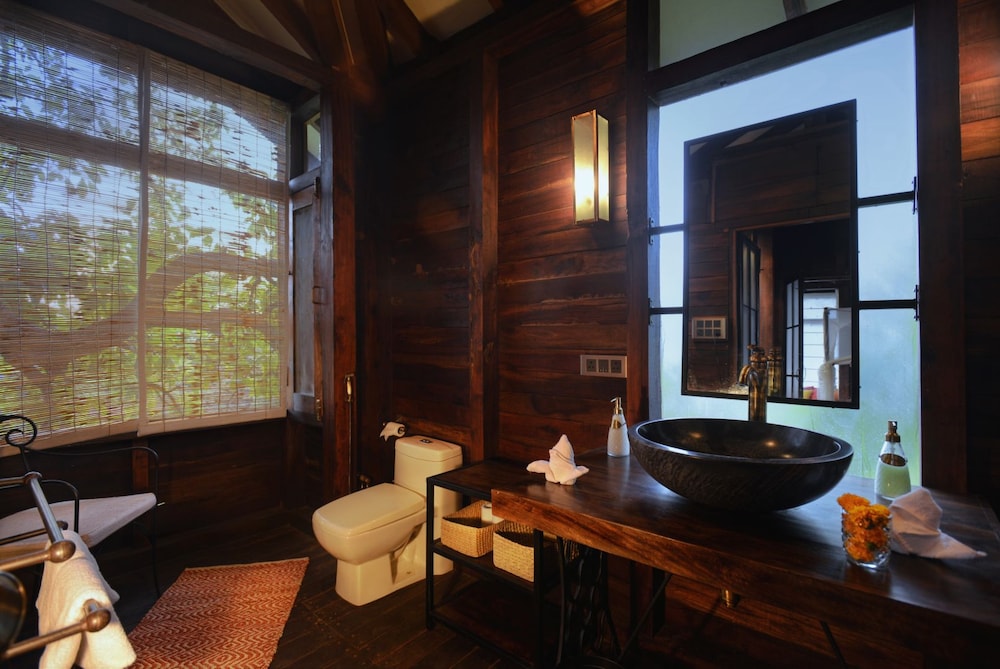 Luxury Tree House, 1 King Bed, Non Smoking photo 2