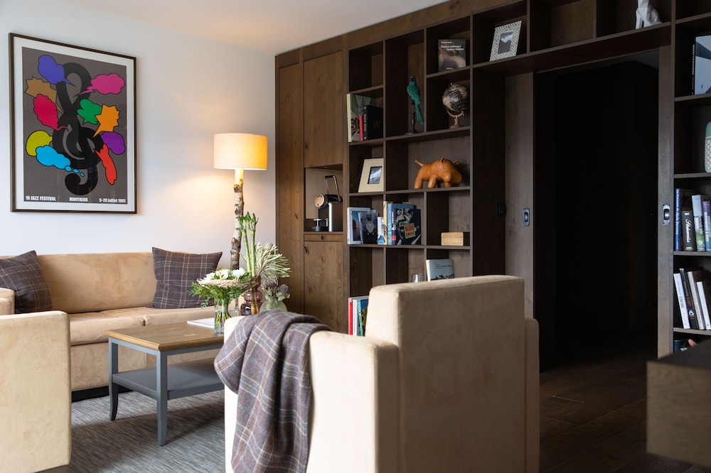 Ambassador Suite - Photo 3