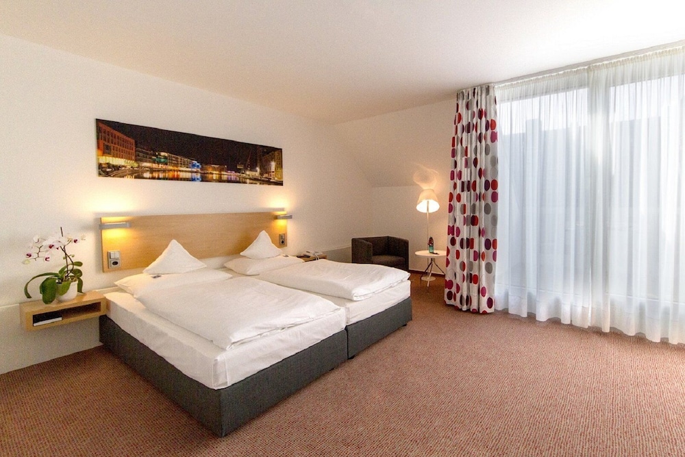 Suite with Balcony, Non Smoking, Aircondition