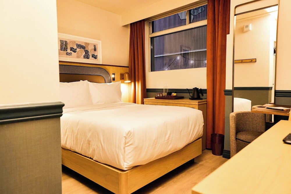 Room, 1 Double Bed (Chic Solo Double) - Photo 2
