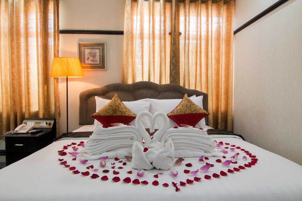 Superior Room, 1 King Bed photo 2
