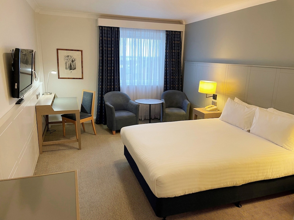 Standard Room, 1 Queen Bed - Photo 3