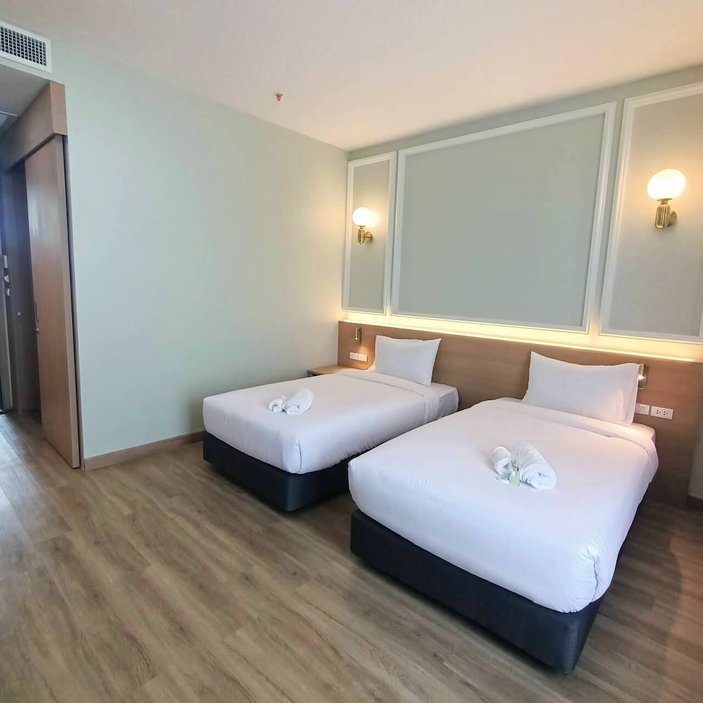 Deluxe Room, 2 Twin Beds - Photo 2