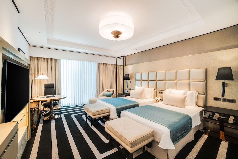 Club Room, 2 Twin Beds, City View - Photo 1