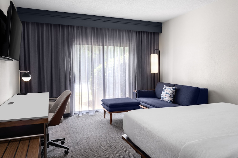 Suite, 1 Bedroom (Mobility Accessible, Tub) photo 1