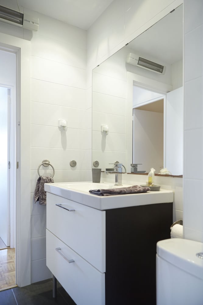 Apartment, 3 Bedrooms, Balcony, City View photo 2