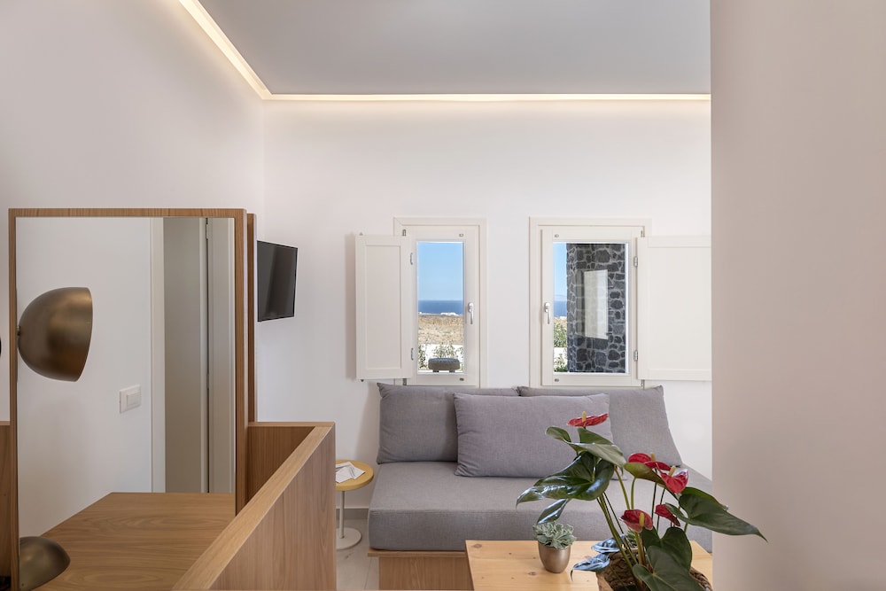 Sunset Suite with Heated Plunge Pool - Photo 7