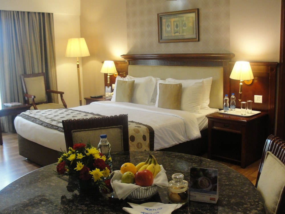 Suite, 1 King Bed (Junior Suite) Suite, 1 King Bed (Junior Suite)