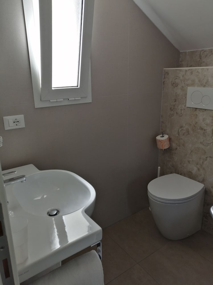 Superior Quadruple Room, Sea View photo 3