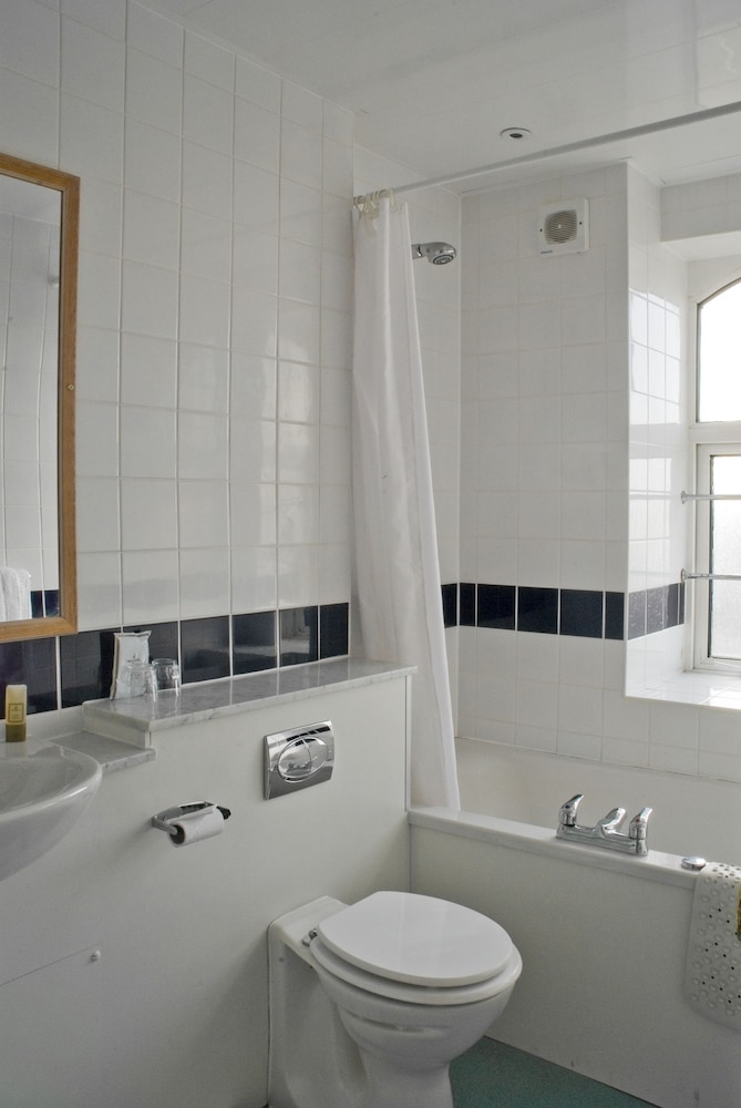 Standard Twin Room - Photo 4