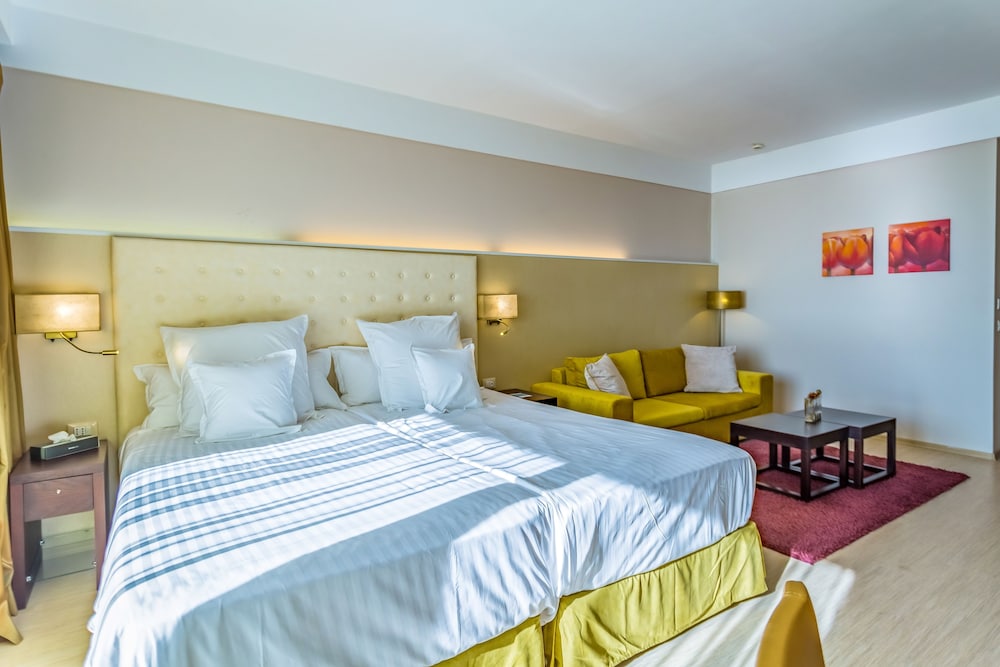 Deluxe Room (Deluxe) thumbnail 6