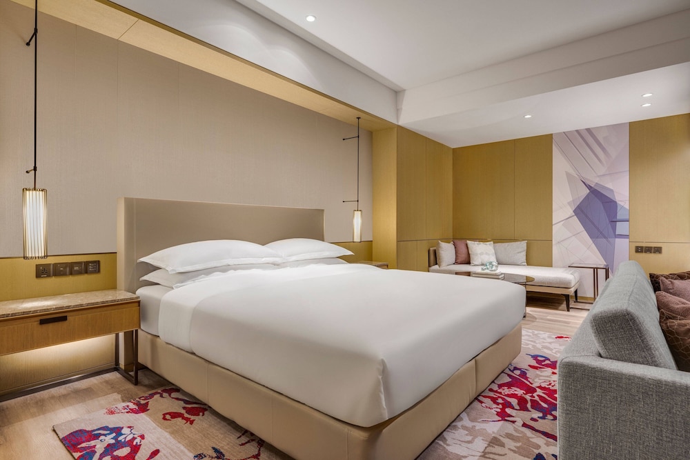 Premier Suite, 1 King Bed (View) - Photo 1