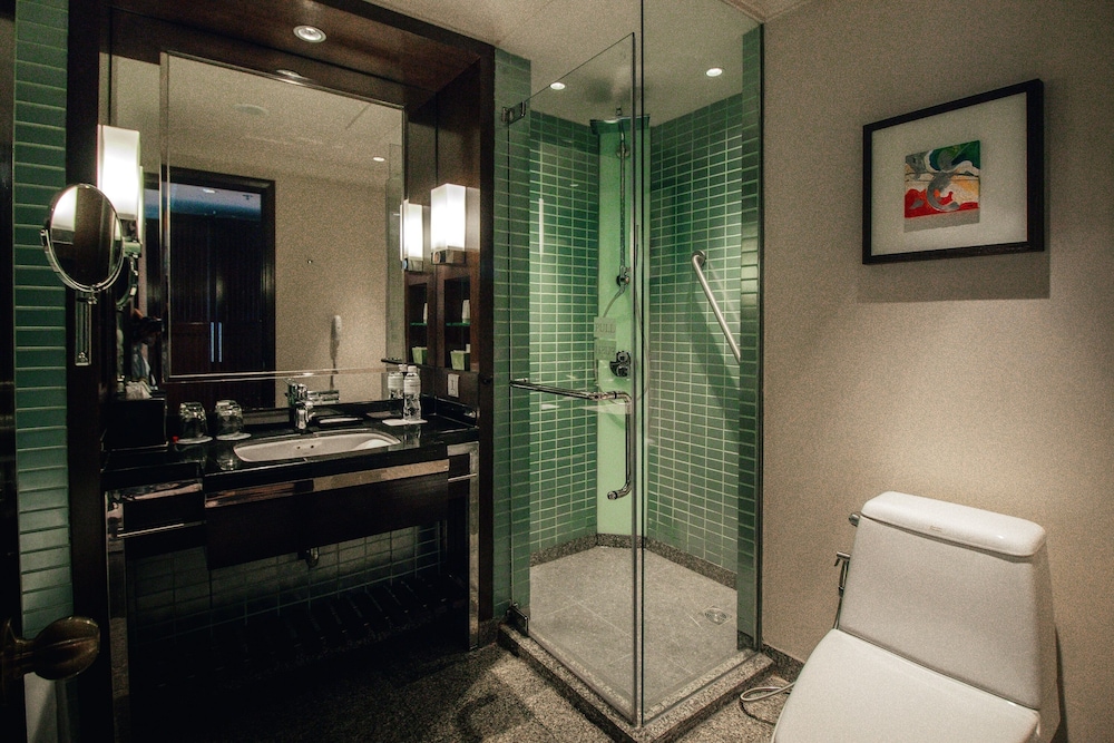Premium Room, 1 King Bed, City View