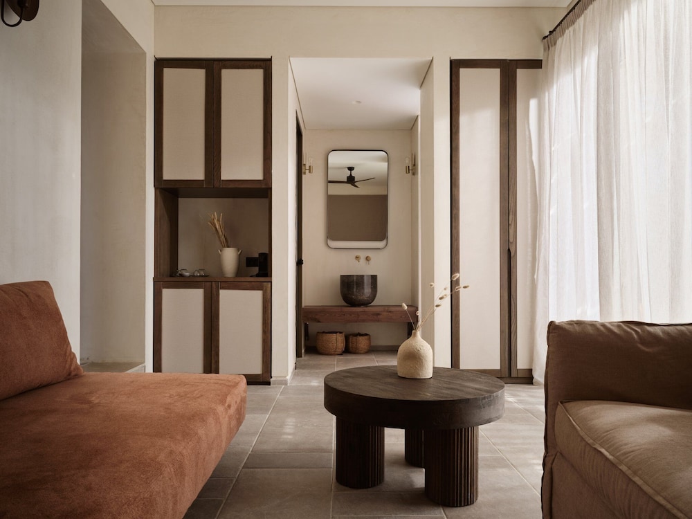 Executive Suite with Private Pool and Sea View - Photo 11