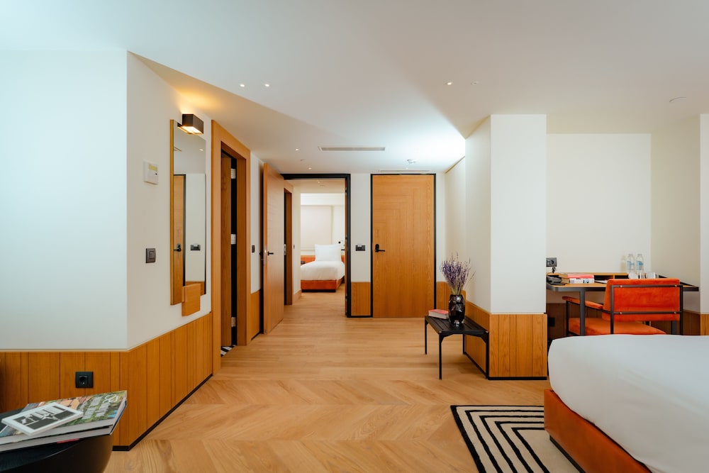Family Room, Balcony, Sea View photo 1