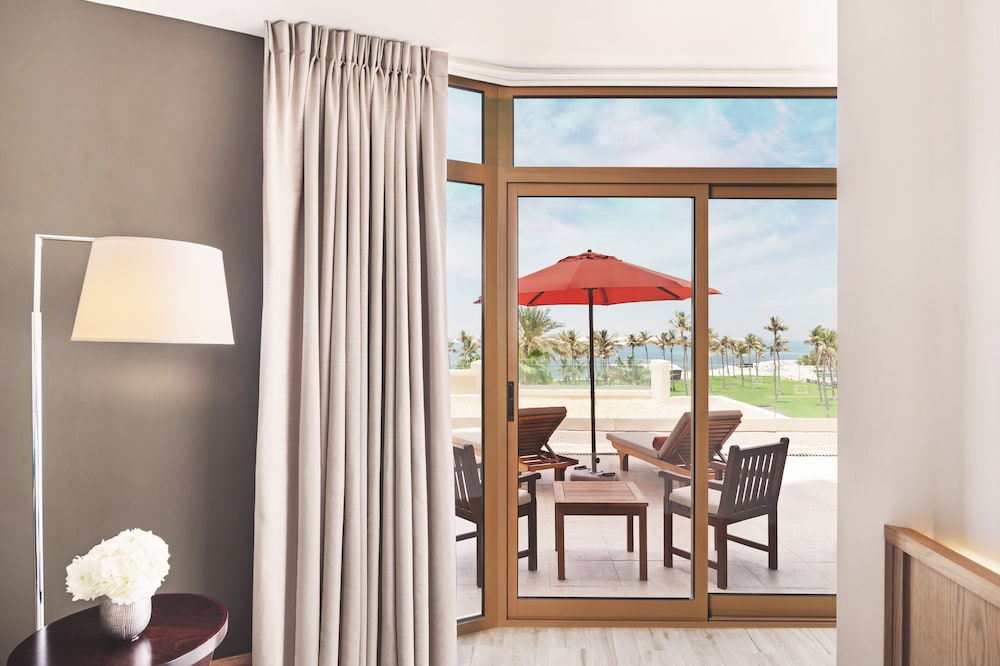 Cabana Room, Private Terrace, Direct Pool Access, Beach Access & Mall Shuttle photo 2