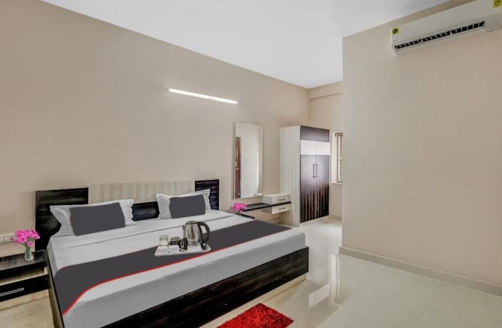 Classic Triple Room, City View photo 1