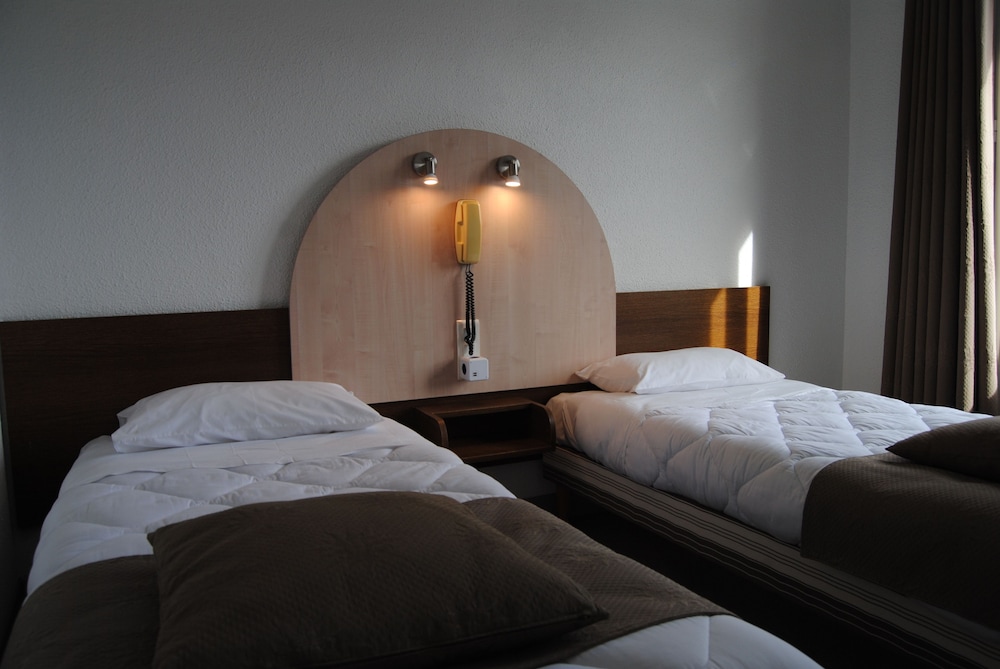 Classic Twin Room, 2 Twin Beds, Mountain View - Photo 1