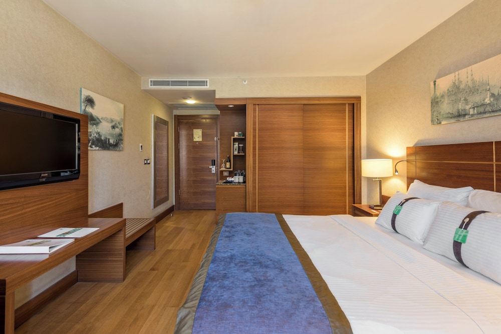 Available room