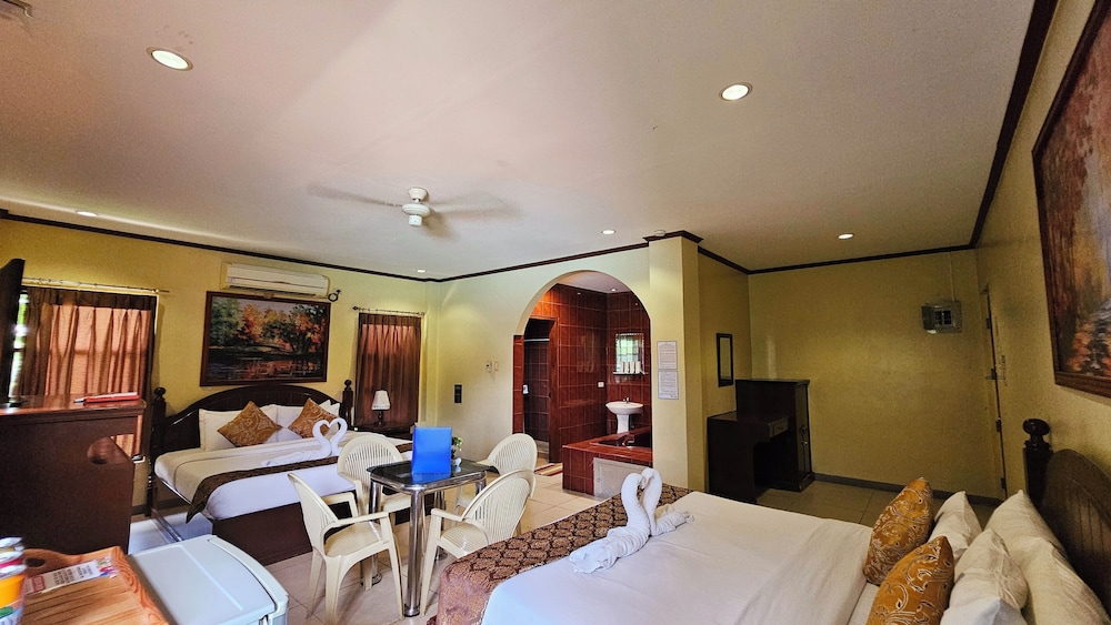 Jacuzzi Suite - Photo 10