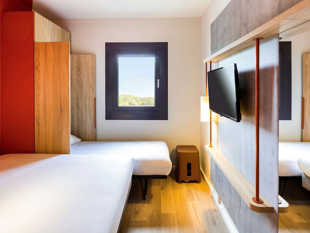 Triple Room, Multiple Beds - Photo 4