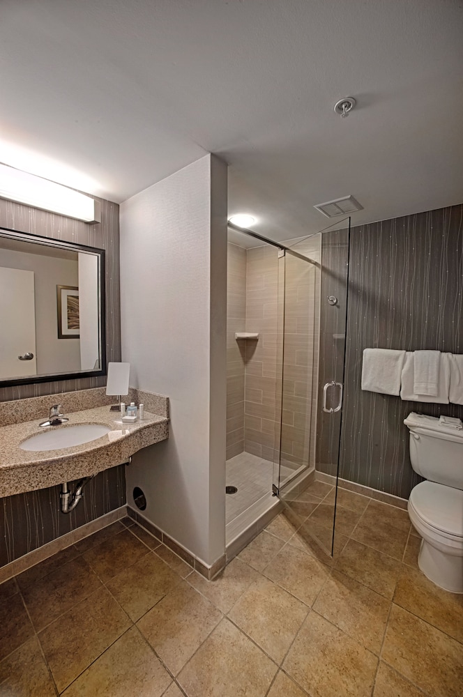 Room, 2 Queen Beds (Hearing Accessible) - Photo 2