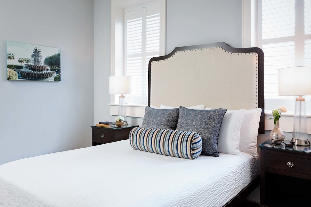 Traditional Room, 1 Queen Bed - Photo 1