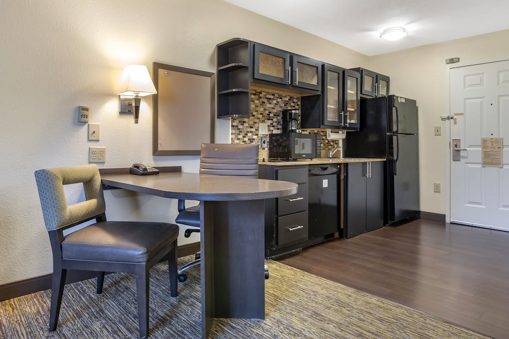 Studio Suite, 1 Queen Bed, Mobility Accessible (Communications) - Photo 4