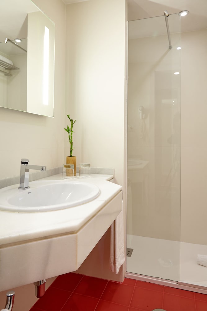 Double Room - Photo 13