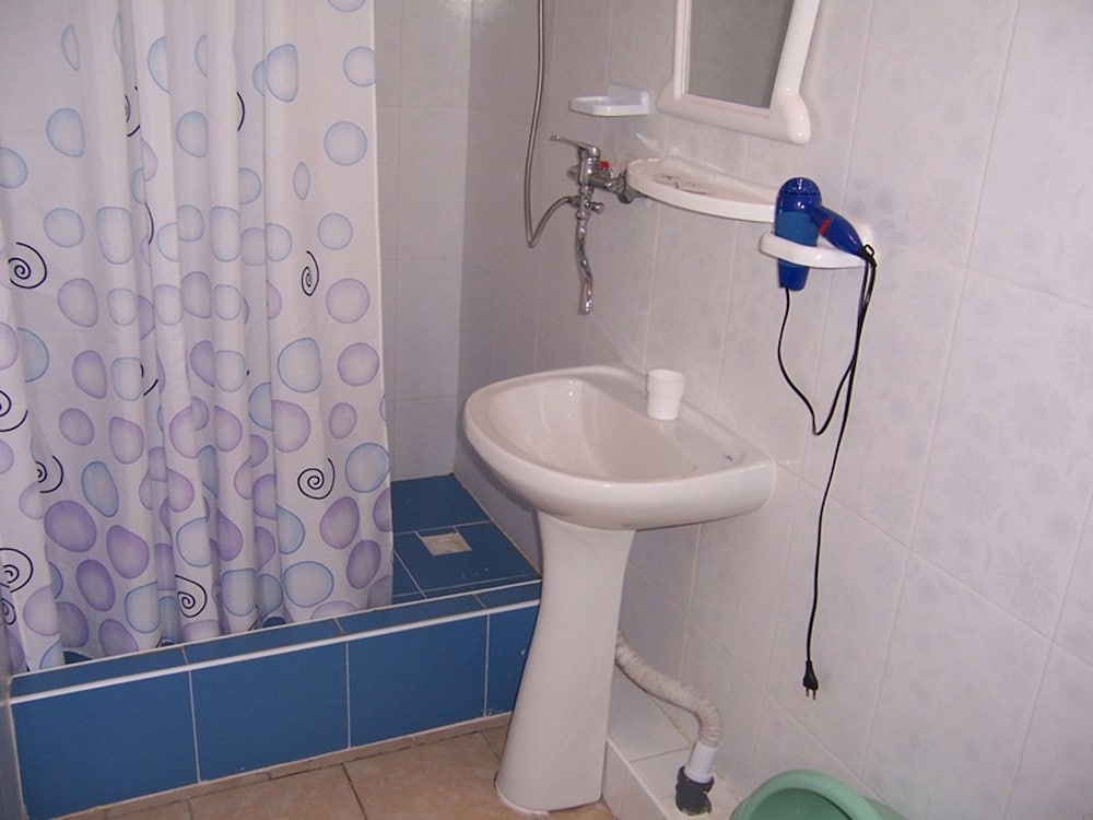 Standard Single Room (Portable fan) photo 3