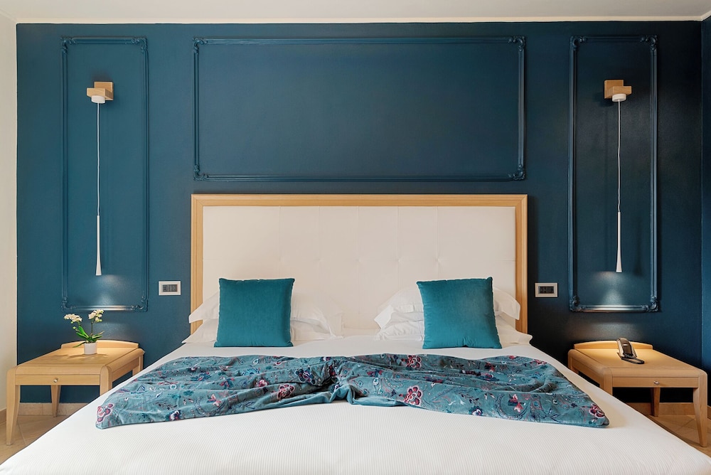 Deluxe Suite - Photo 2