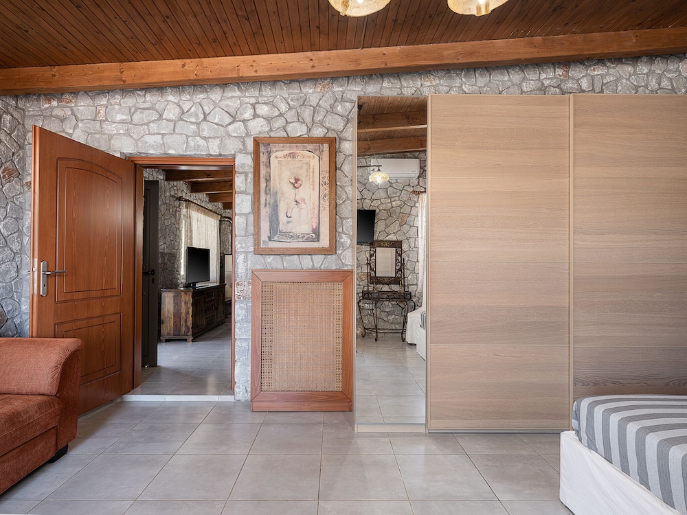 Rustic Chalet photo 1