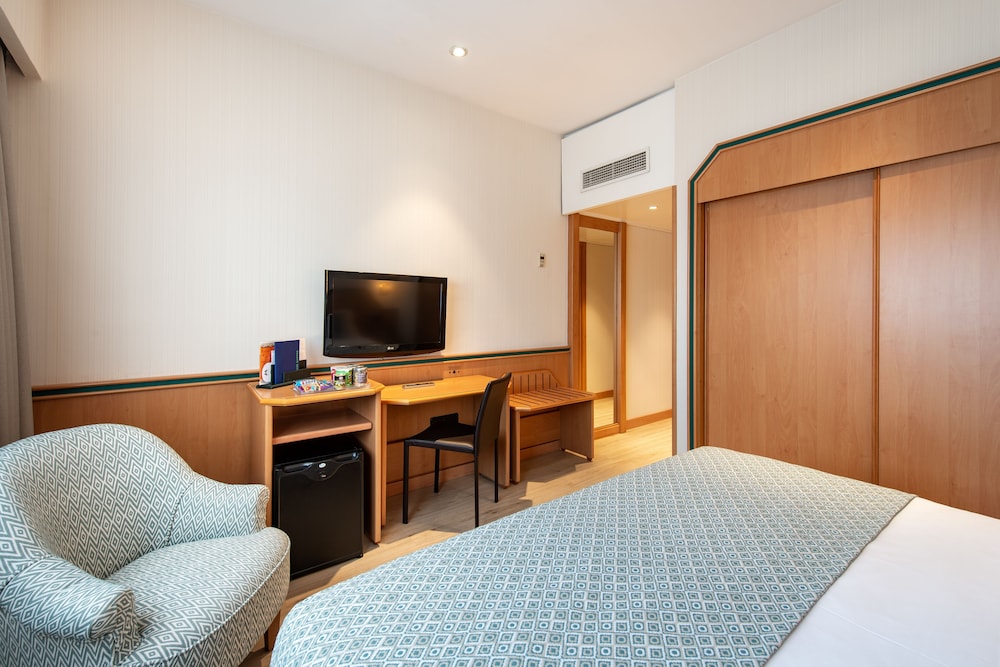 Basic Double Or Twin Room - Photo 3