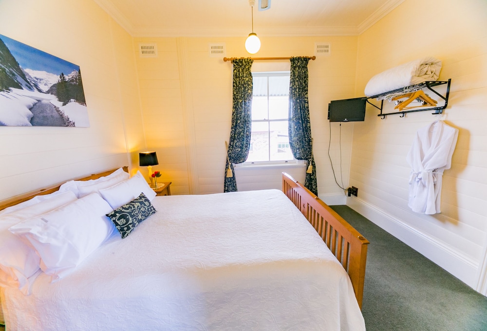 Standard Double Room, 1 Queen Bed, Non Smoking photo 1