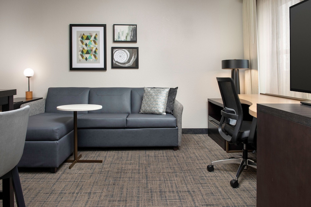 Studio, 1 King Bed with Sofa bed (Mobility/Hearing Accessible, Tub) photo 3