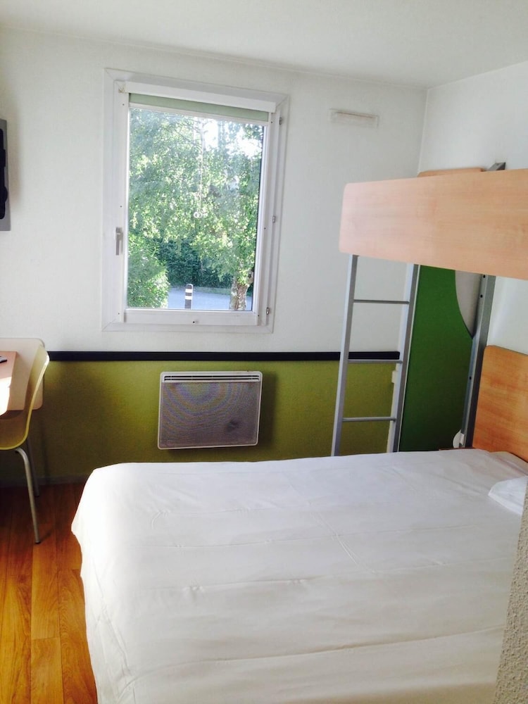 Triple Room, 3 Twin Beds photo 3