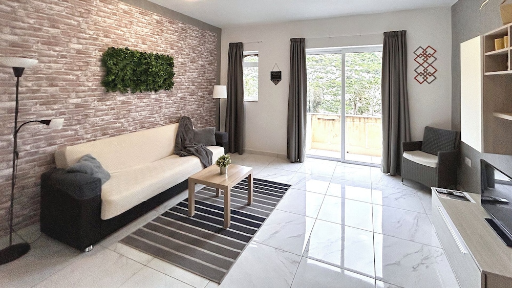 Deluxe Apartment, Valley View