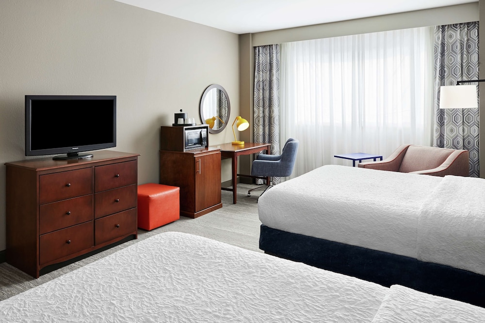 2 Queen Beds Room - Photo 2