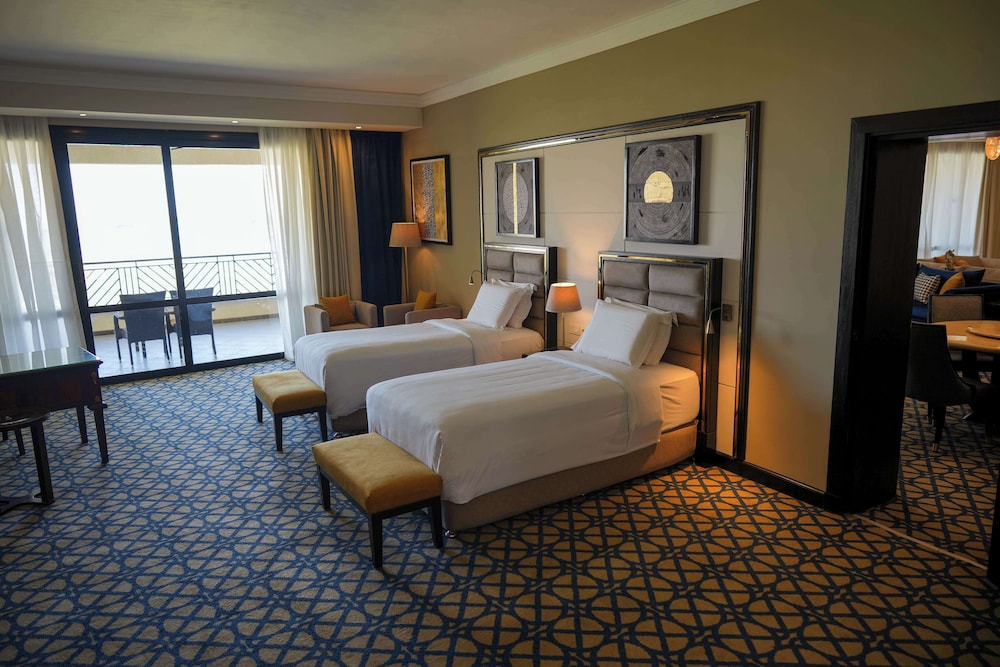 Presidential Suite, Club Lounge Access photo 2