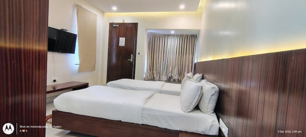 Executive Room, 2 Twin Beds - Photo 3