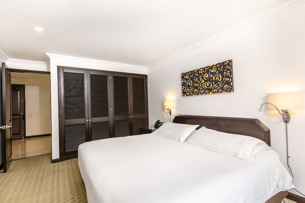 Business Room, 1 King Bed, Kitchen - Photo 7