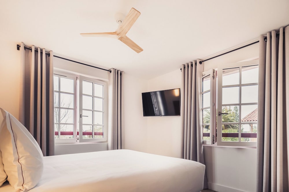 Room - Photo 1